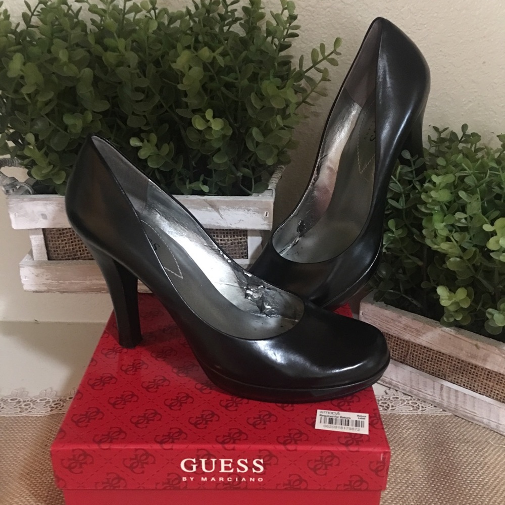 Guess Black Pumps